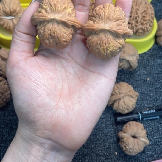 油***汤吊坠文玩核桃血麒麟139