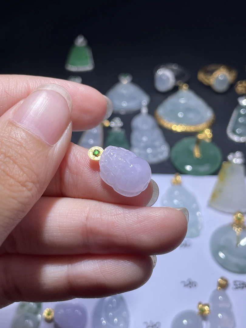 18k金天然a货翡翠吊坠貔貅尺寸16.9×10.8×6.1