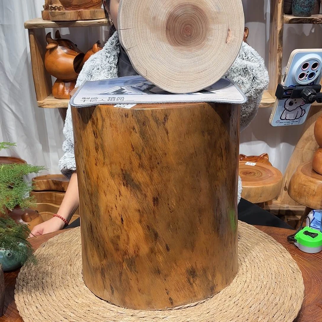 我***戒香樟木根雕凳子一物一拍