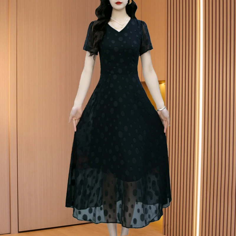 黑色优雅气质时尚百搭高端大气减龄休闲显瘦连衣裙
