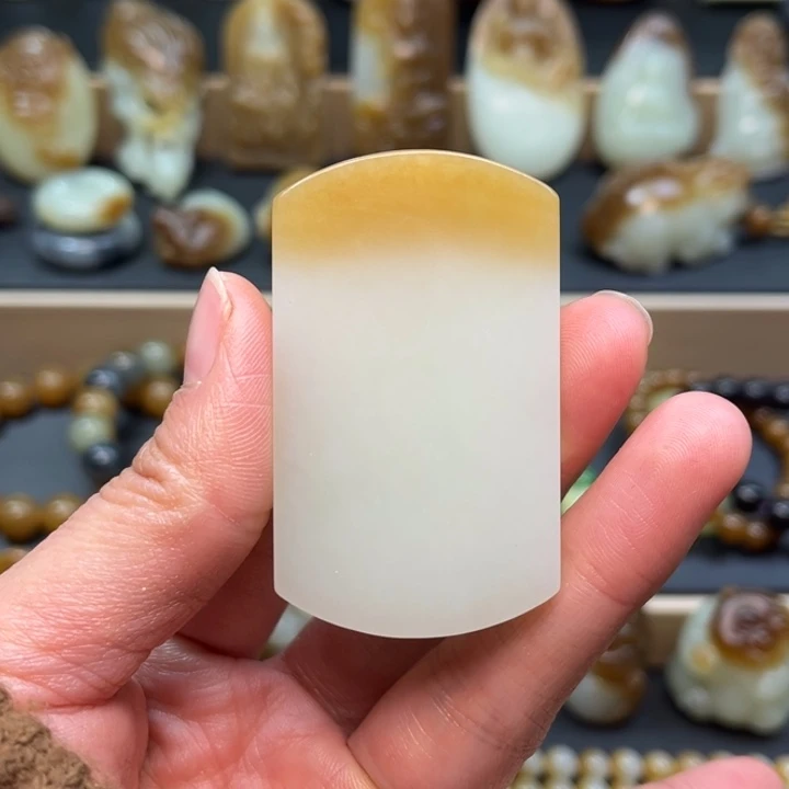 和田玉颈饰未镶嵌贾*家