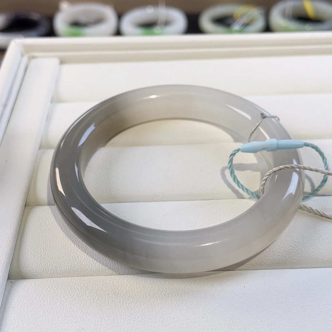 和田玉未镶嵌手镯藕粉半山水 特色镯捡漏款