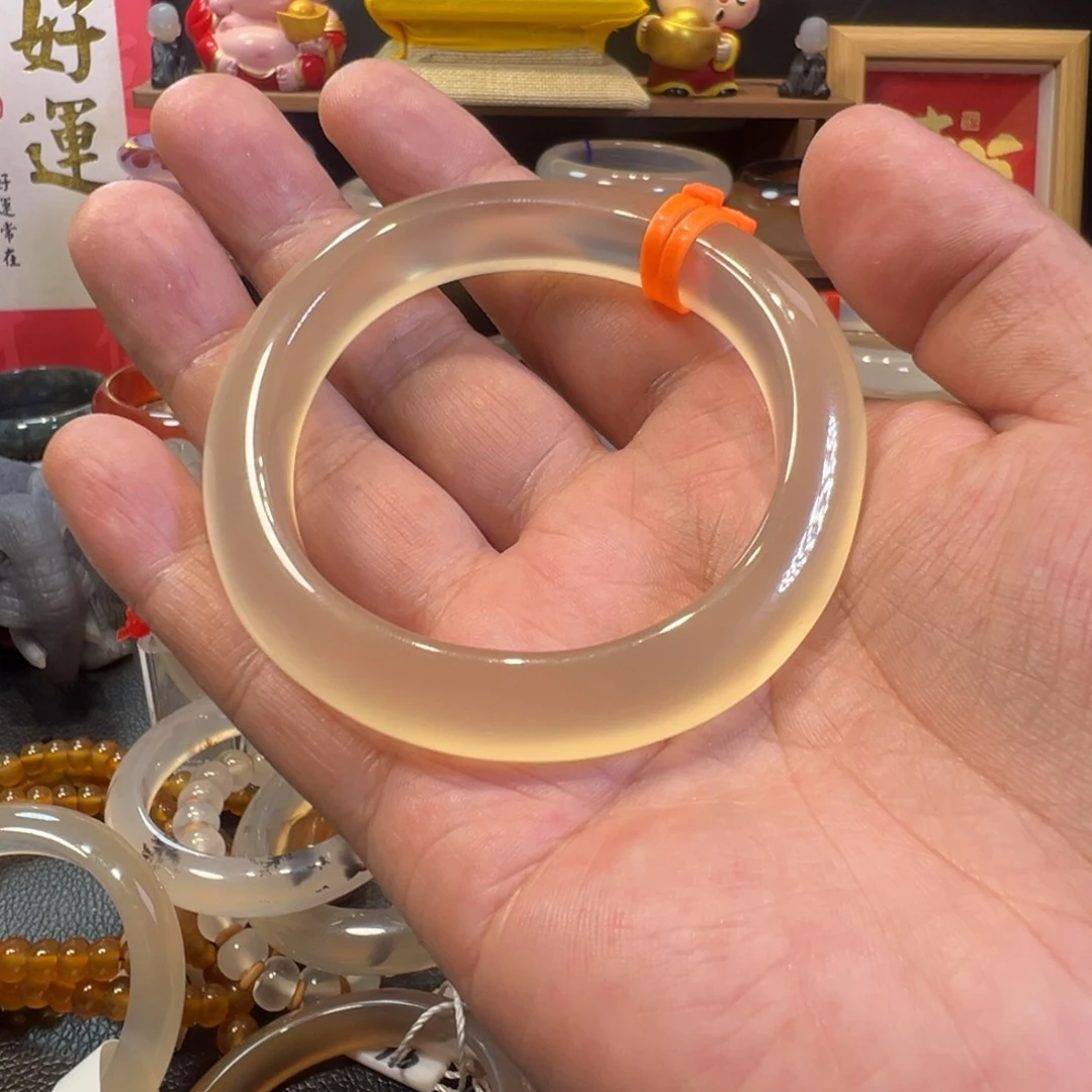 重****玛瑙/玉髓手镯未镶嵌