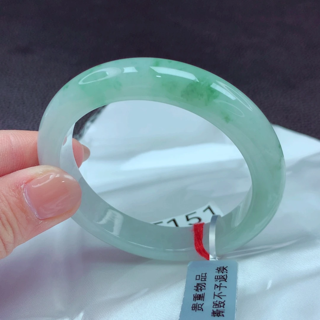 翡翠手镯未镶嵌手镯88