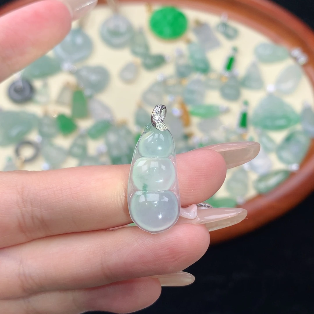 颈饰18K金镶嵌翡翠天然缅甸A货翡翠福豆