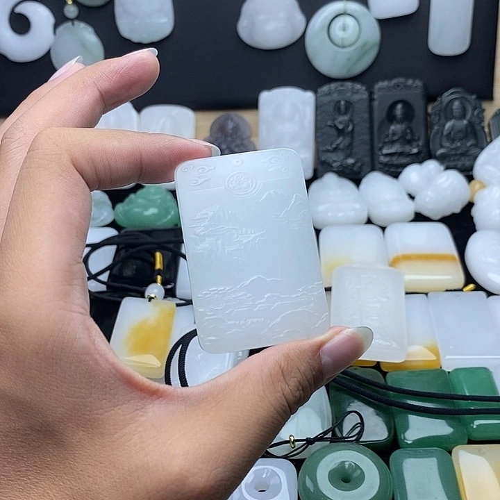 嫌***身颈饰未镶嵌石英质玉