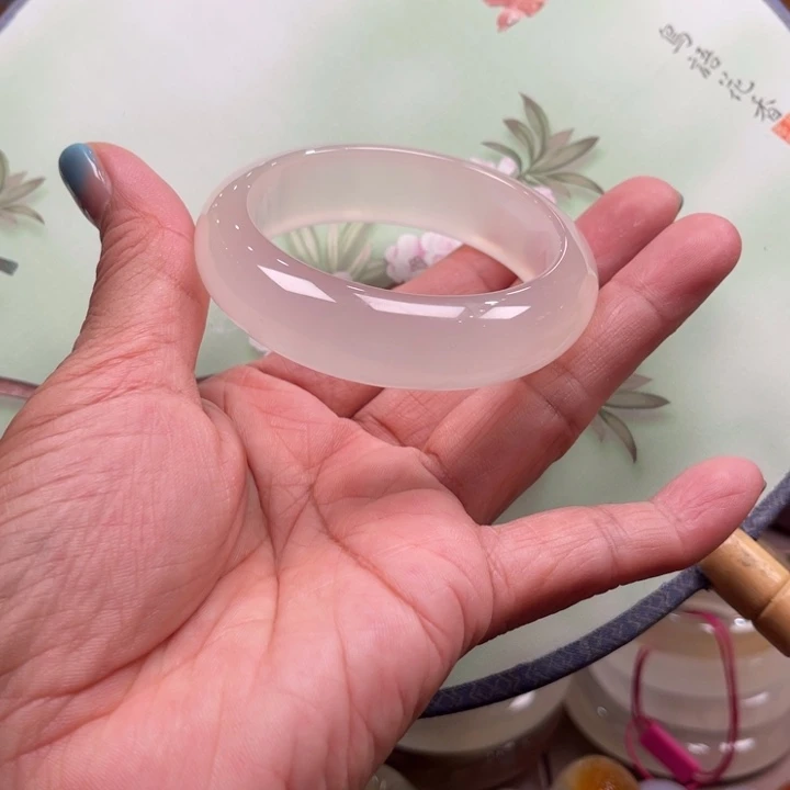 手镯玛瑙/玉髓未镶嵌