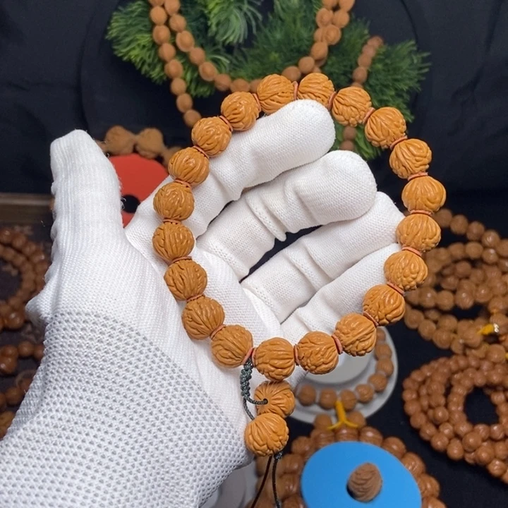 秦岭龙纹桃核手持