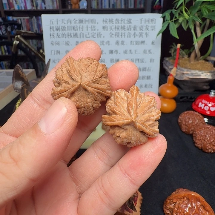 文玩核桃摆件01拍小金鱼