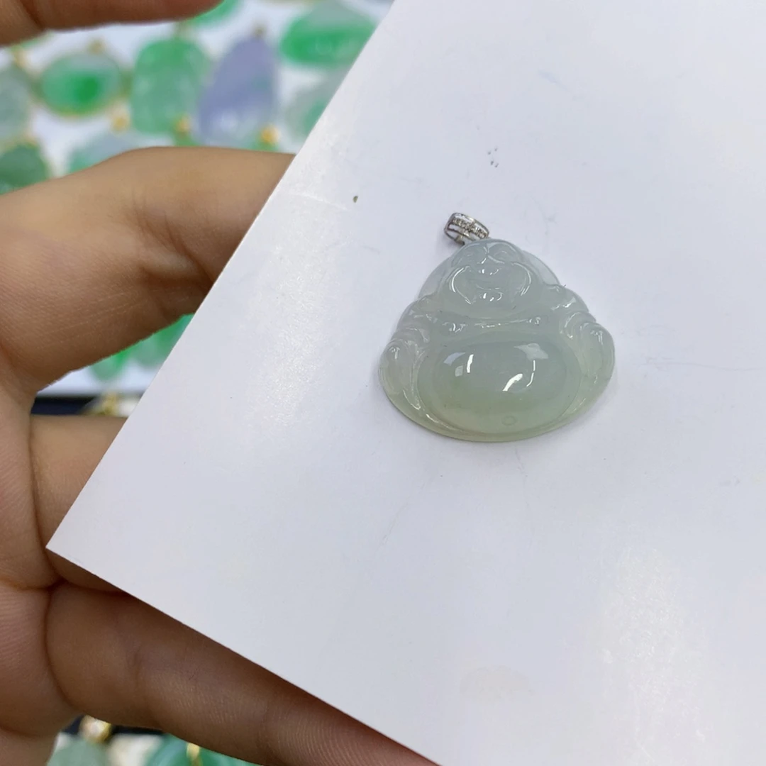 翡翠18K金镶嵌颈饰翡翠