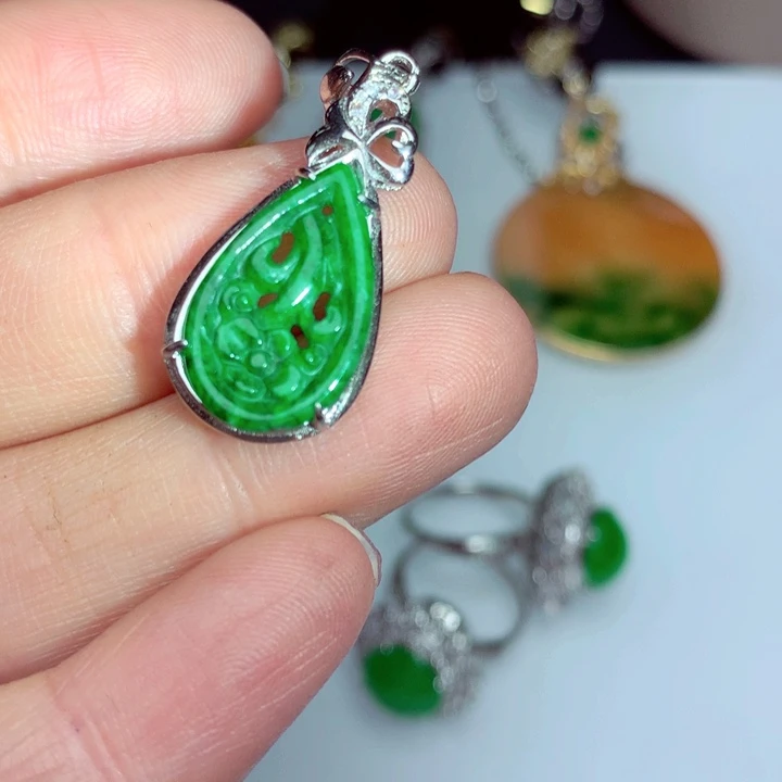 翡翠吊坠(不含链)未镶嵌