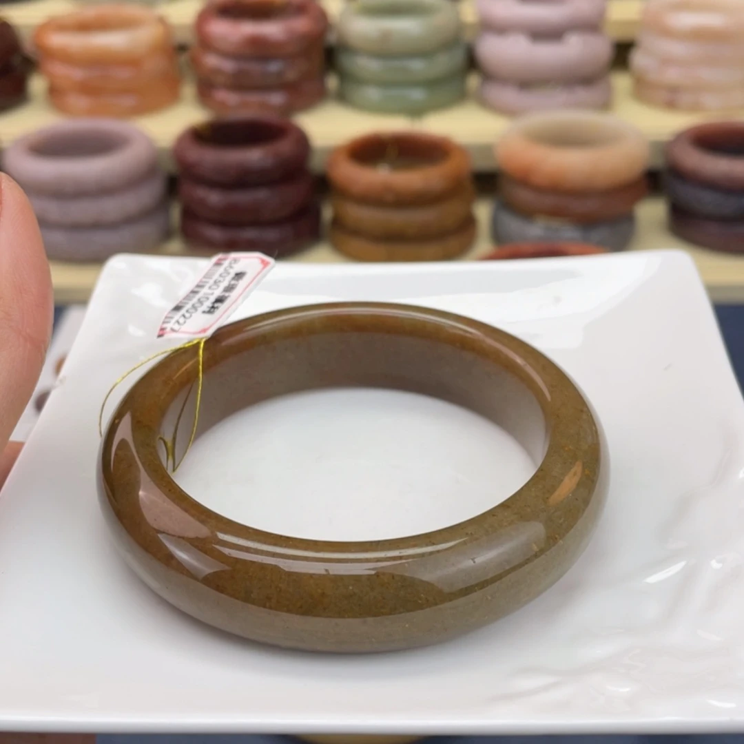 【闪购商品】石英质玉手镯未镶嵌改**字