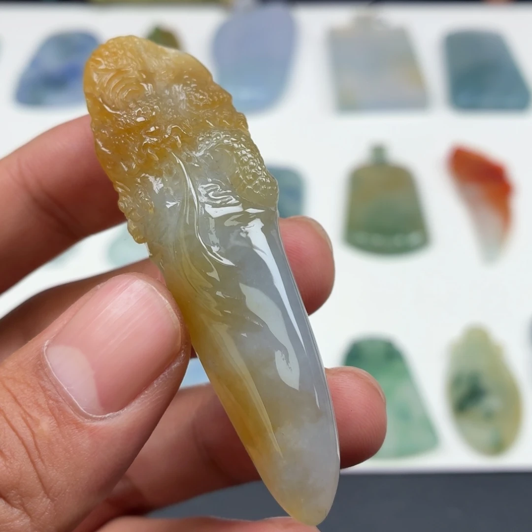 定制翡翠未镶嵌龙牙
