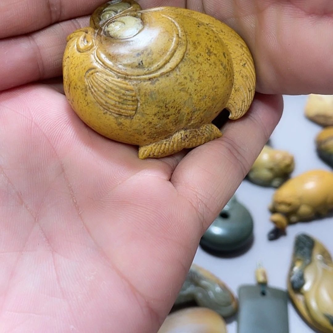 【闪购商品】岫岩河磨玉（透闪石质玉）把件未镶嵌哆**梦