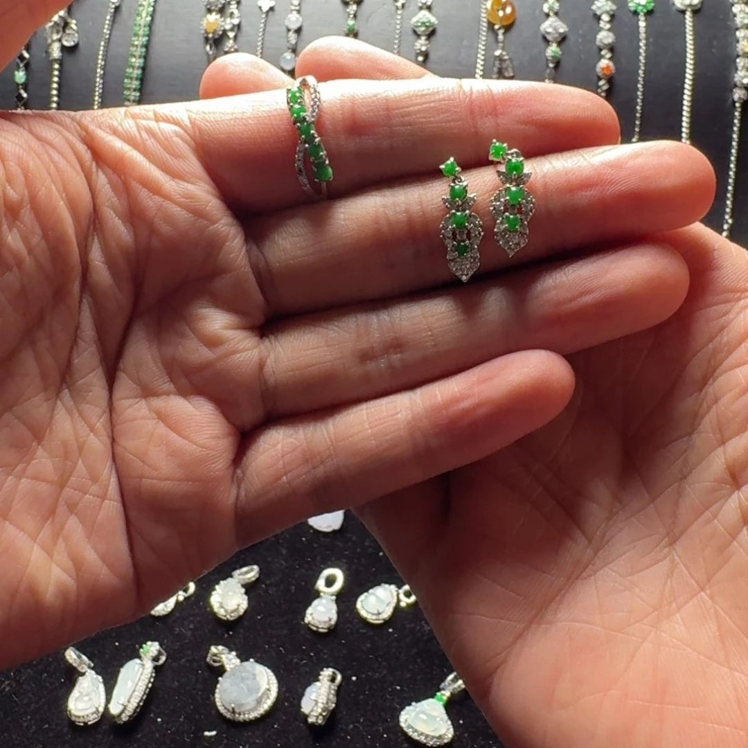 颈饰银S925镶嵌翡翠