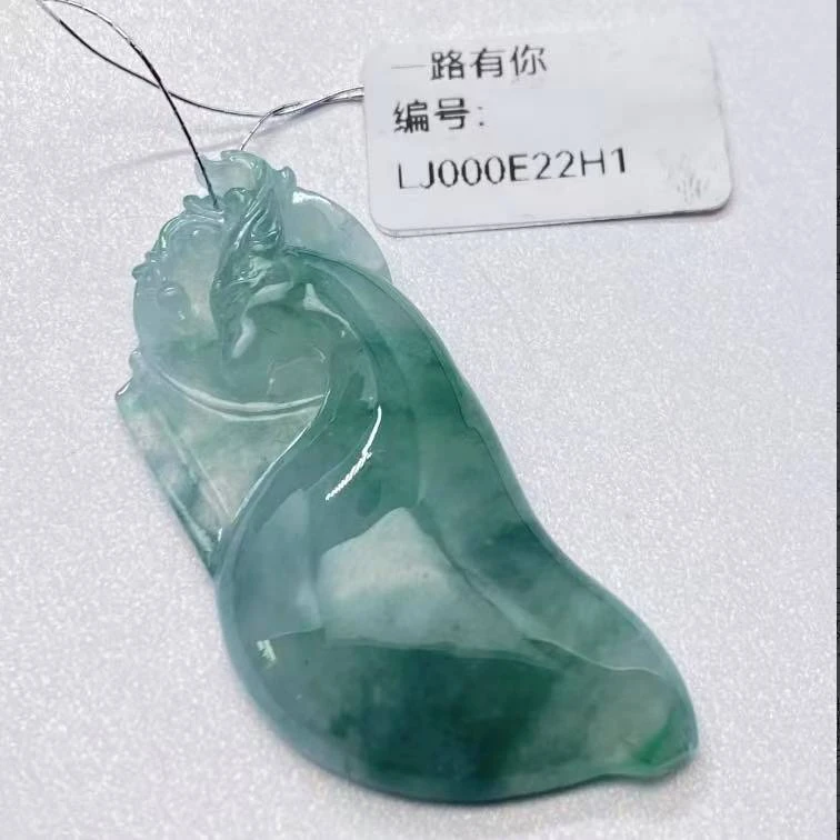 【厚爱公主专享】 翡翠孤品雕刻件 多样性发其一