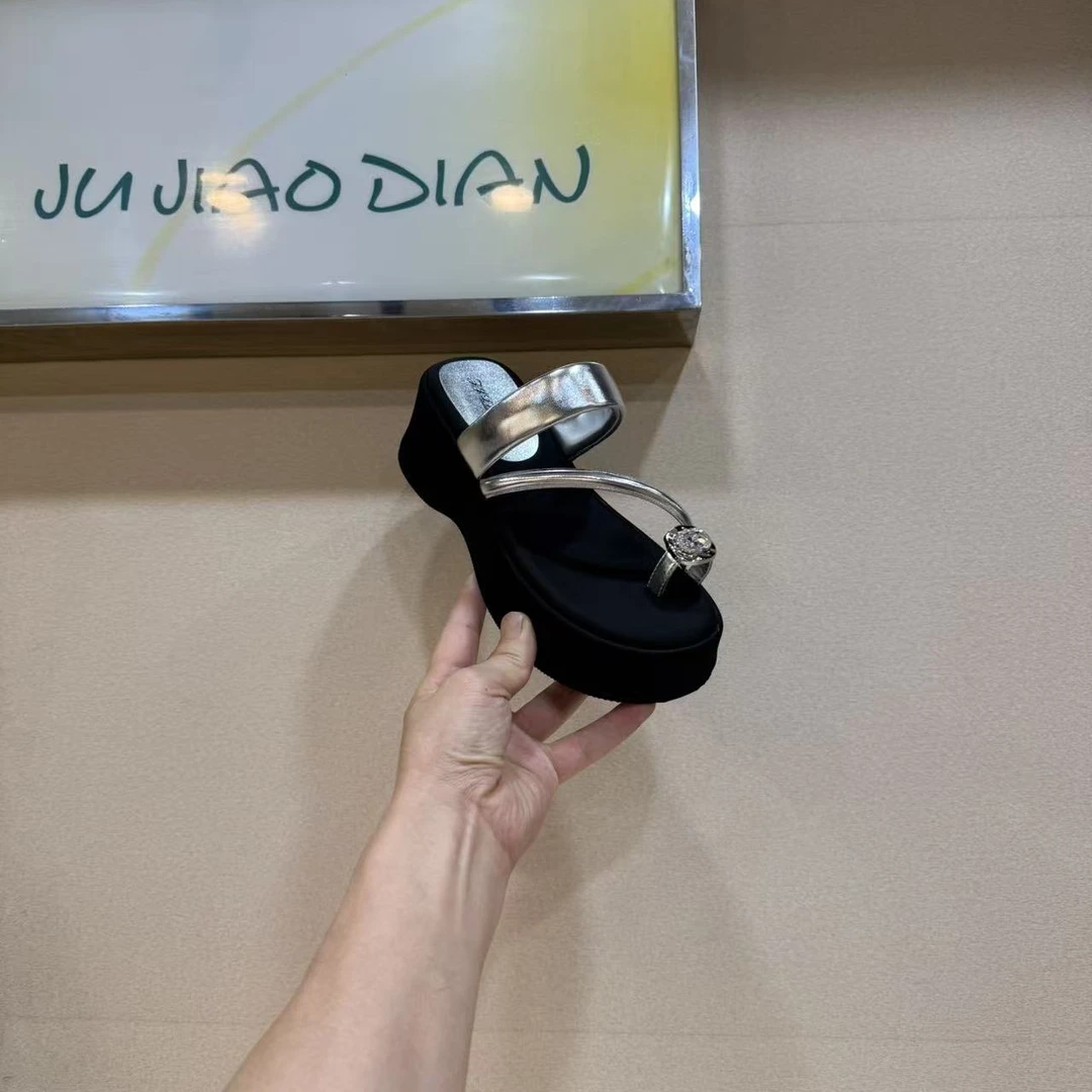 欧洲站厚底凉拖鞋女夏外穿2025一字拖水钻套趾松糕气质配裙子拖鞋