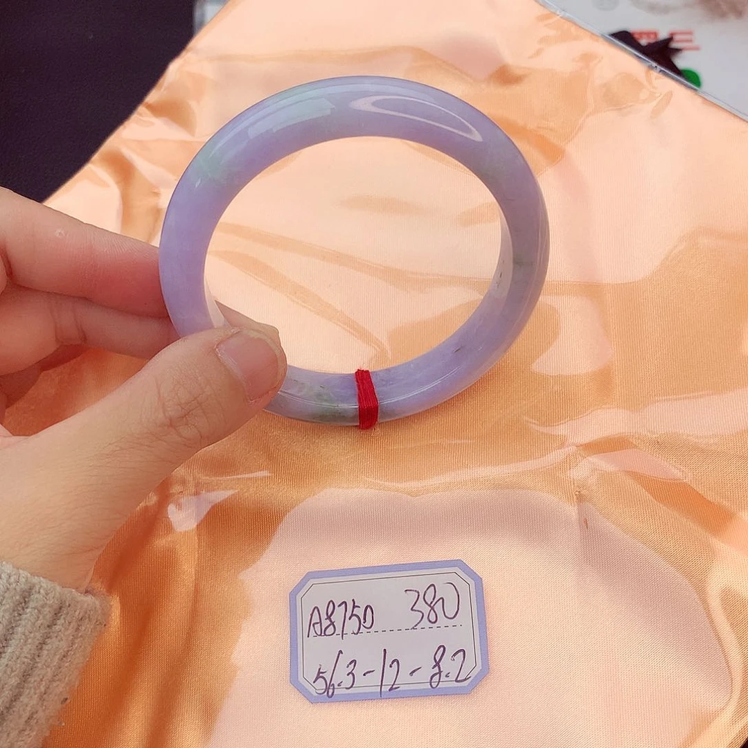 翡翠手镯未镶嵌翡翠