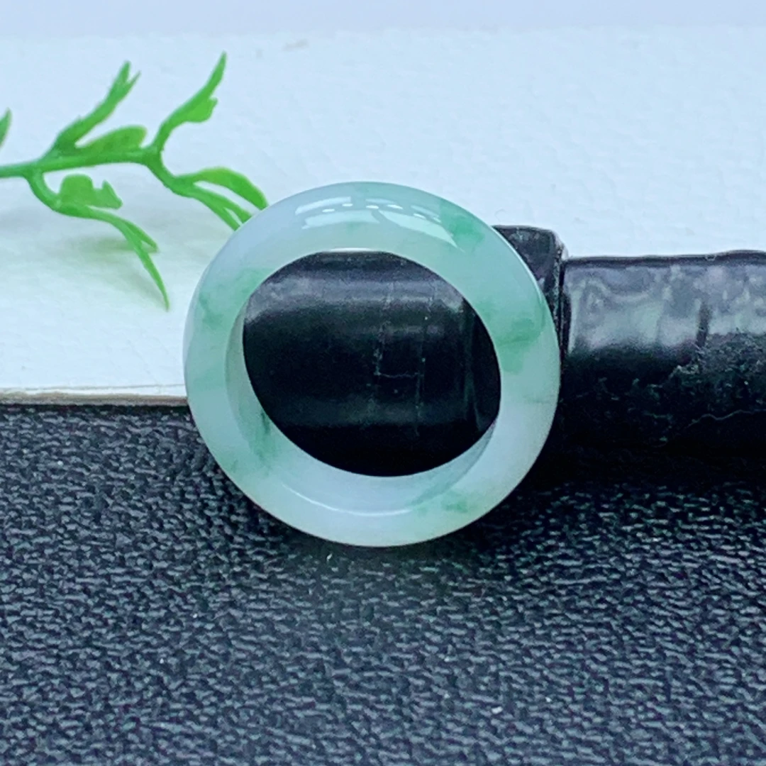 缅甸天然A货翡翠  飘花素面玉戒圈戒指 内径17 mm 编号276