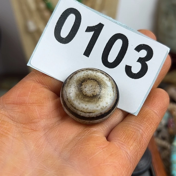 玛瑙/玉髓未镶嵌颈饰画****）