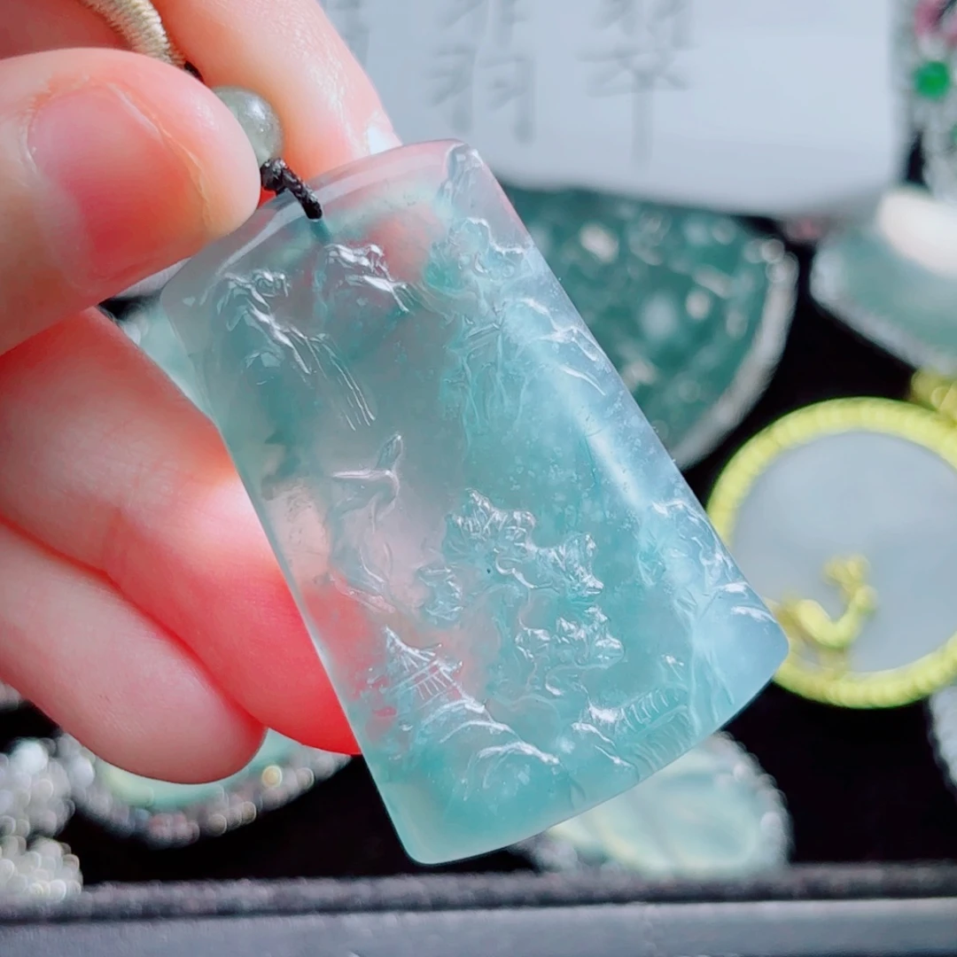 翡翠颈饰未镶嵌山水牌