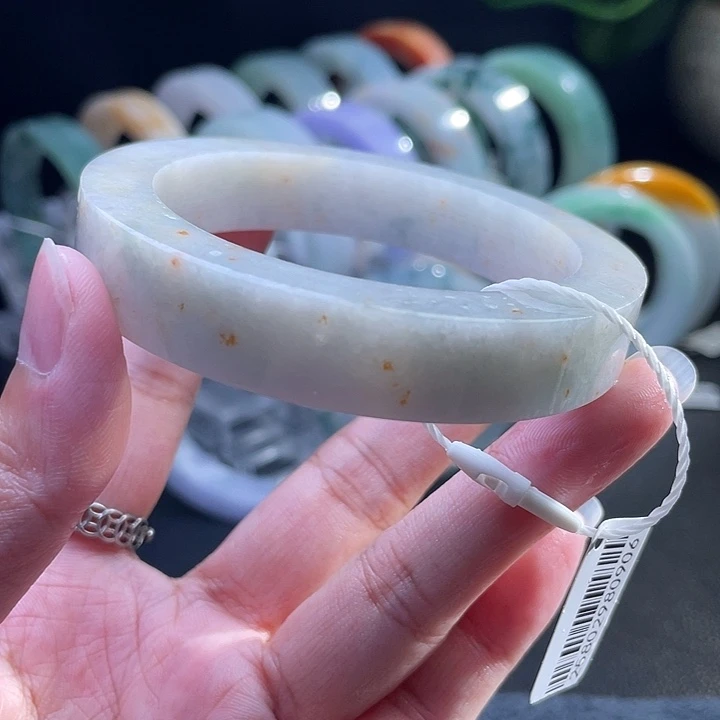 定制翡翠未镶嵌翡翠手镯