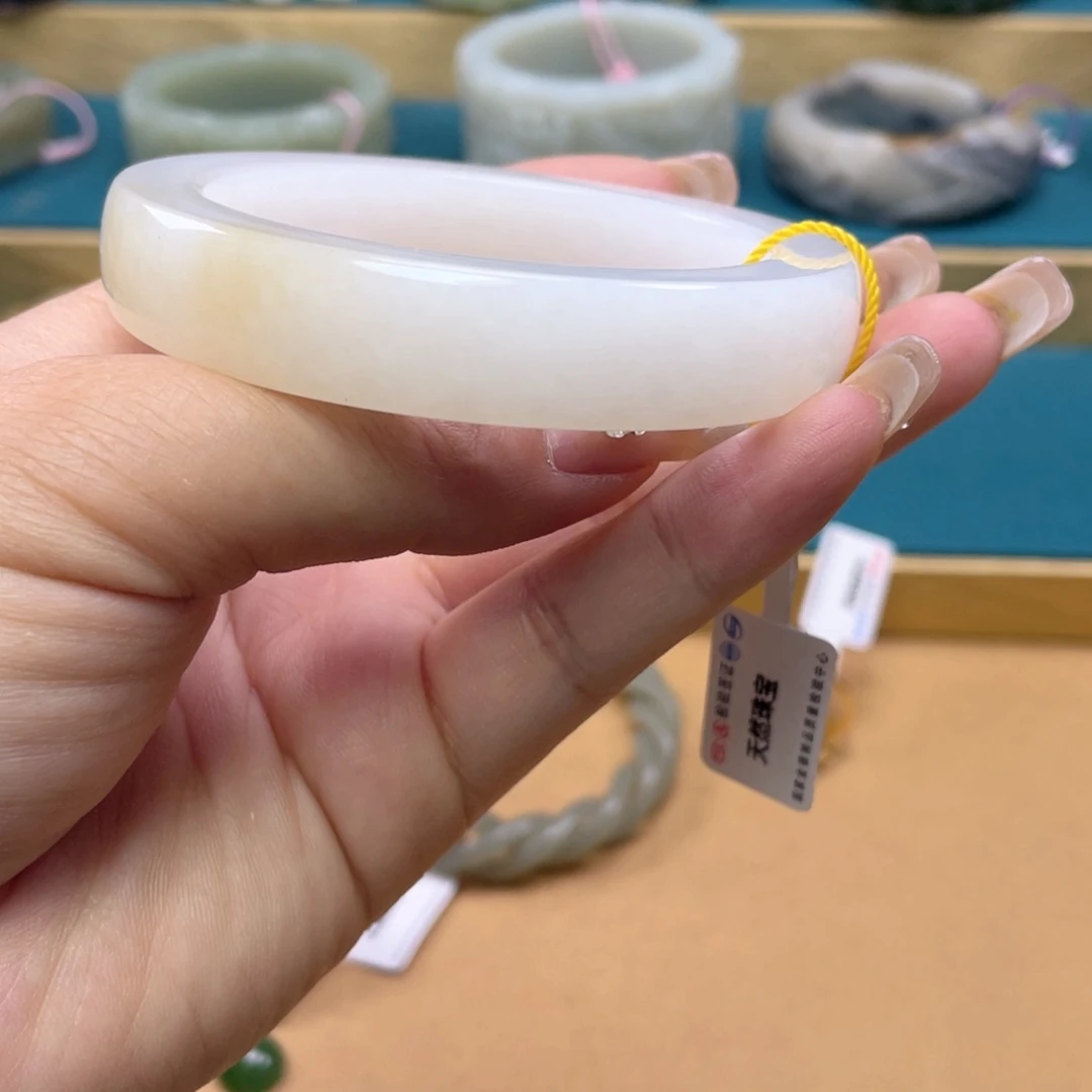 和田玉手镯未镶嵌24