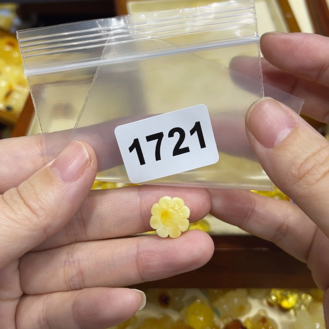 琥珀珠宝奇石未镶嵌