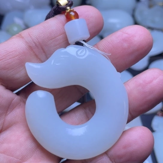未镶嵌和田玉挂件