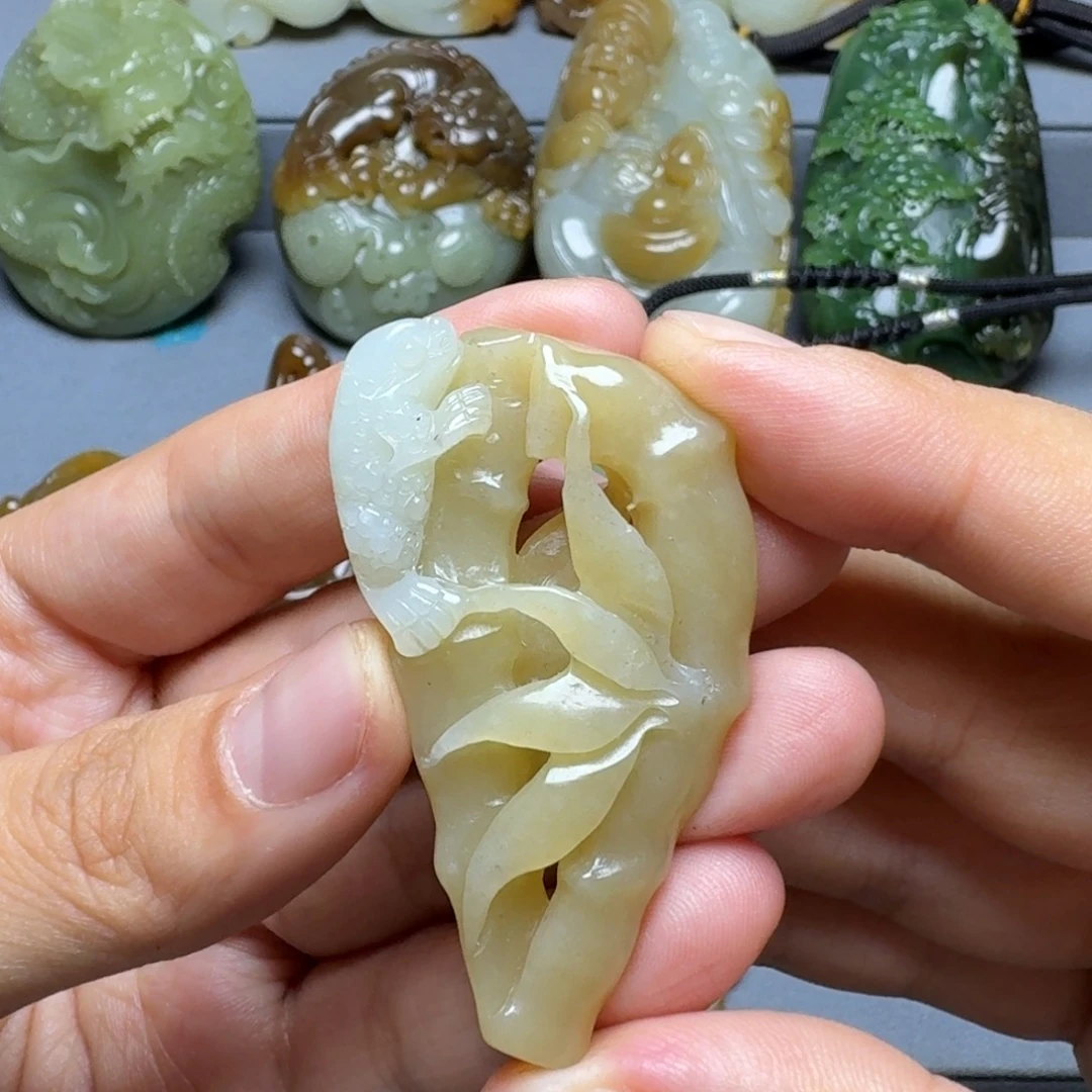 和田玉未镶嵌颈饰