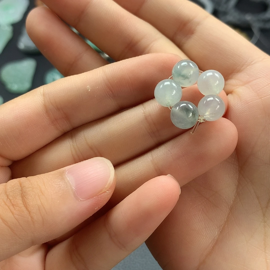 翡翠未镶嵌颈饰珠子