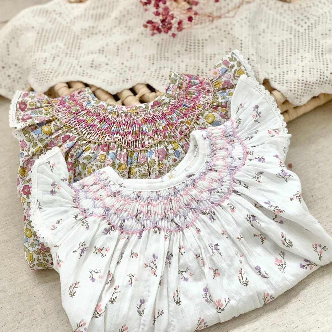 外贸手工打揽绣花公主裙 可爱蕾丝荷叶边飞袖裙碎花女童连衣裙