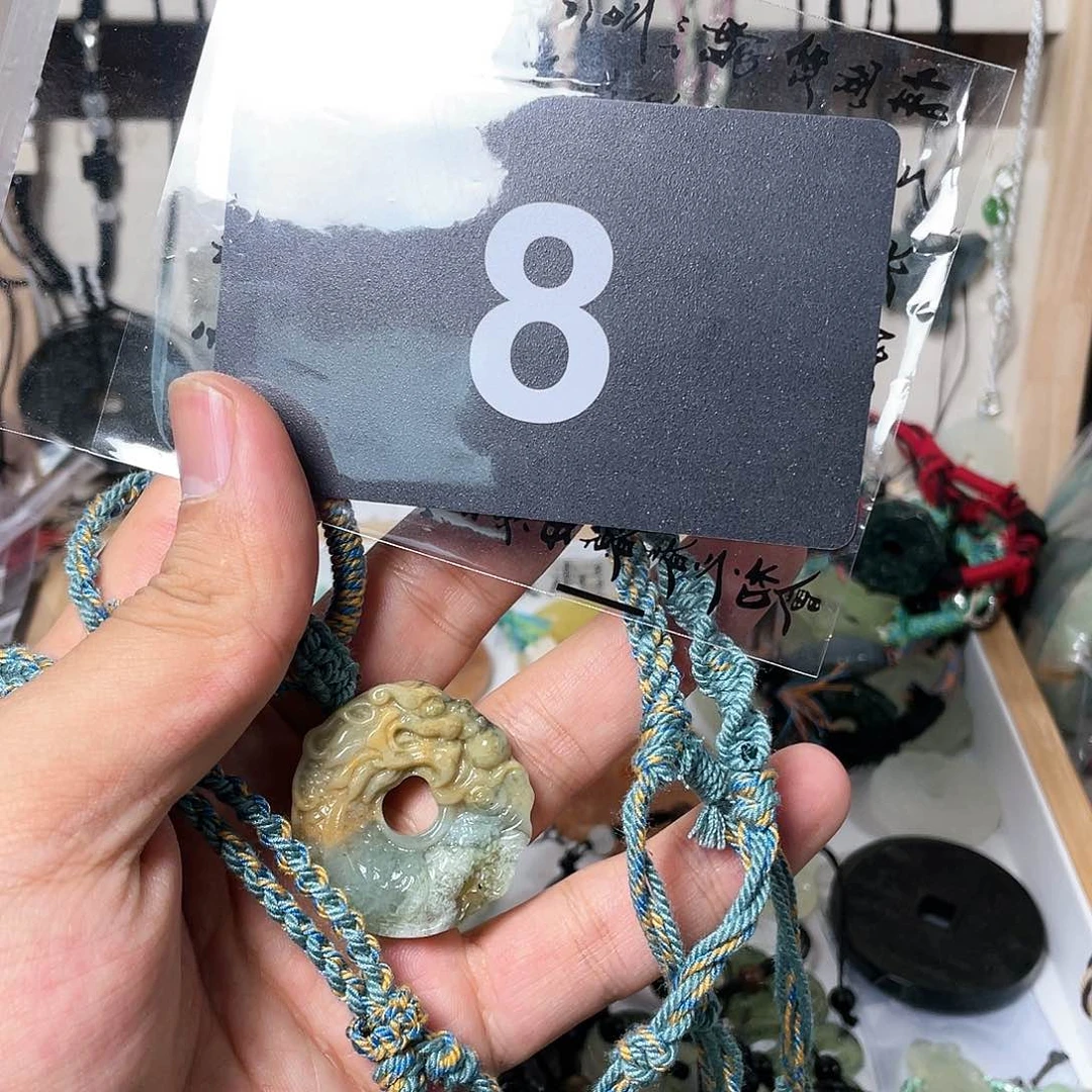 蛇纹石玉颈饰合金一***?