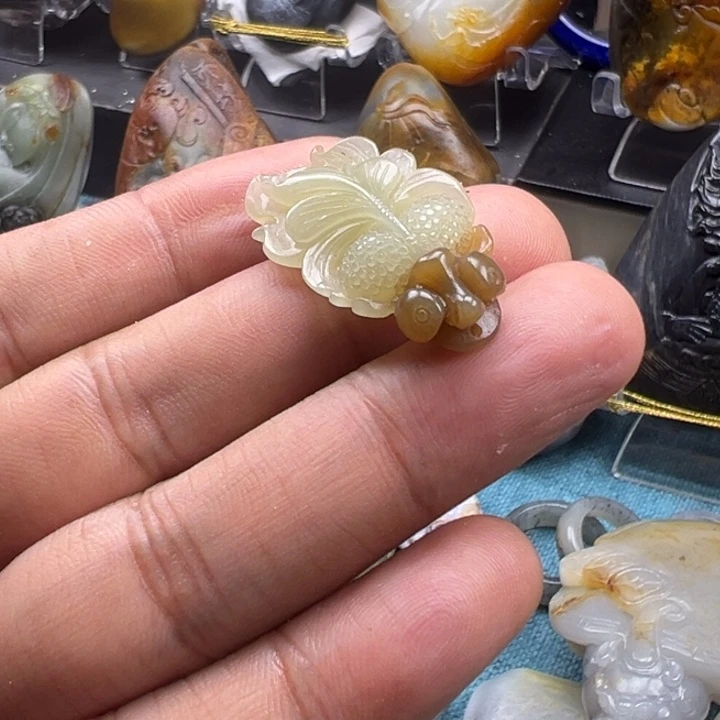 和田玉未镶嵌挂件