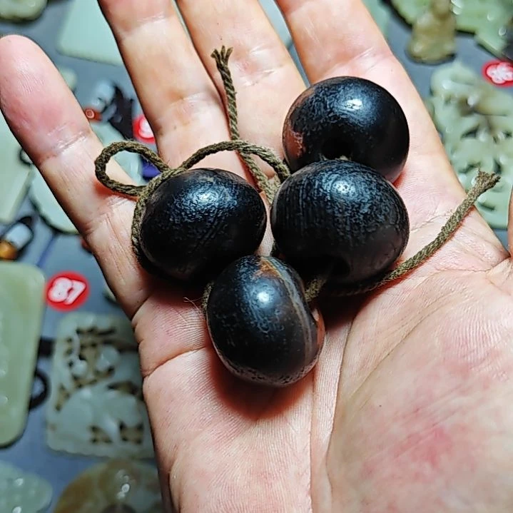 玛瑙/玉髓颈饰合金C**形