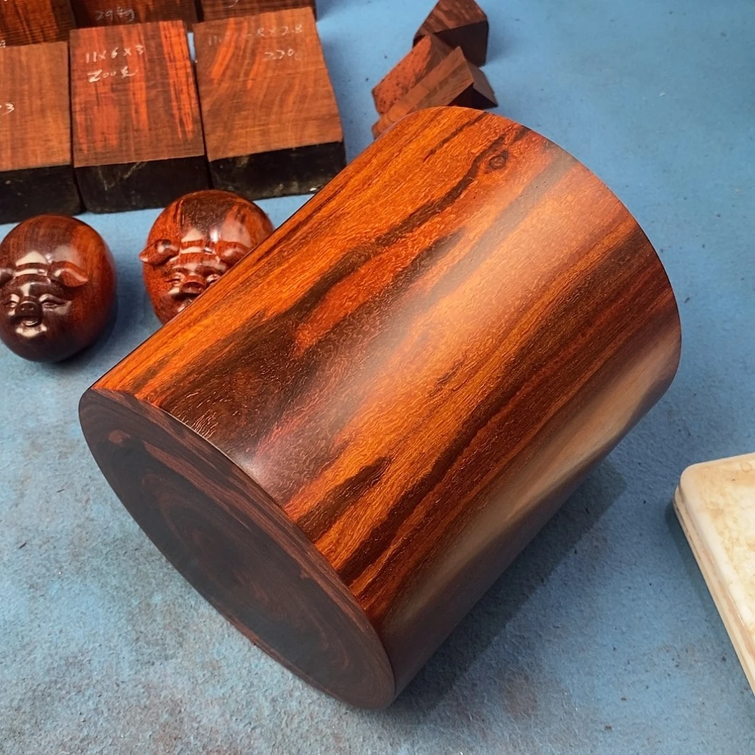 紫檀木类成套家具