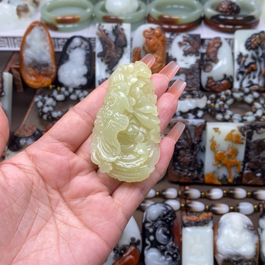 颈饰未镶嵌和田玉