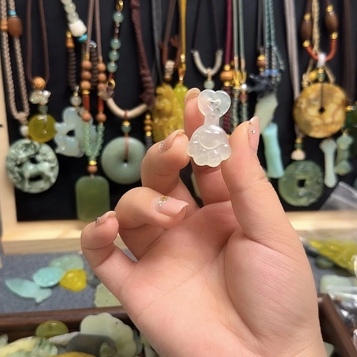 蛇纹石玉合金颈饰