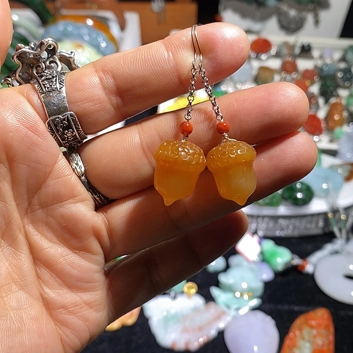 翡翠未镶嵌吊坠(赠链)