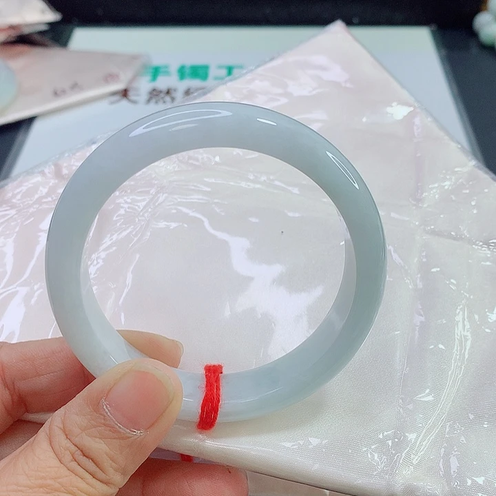 未镶嵌手镯翡翠手镯