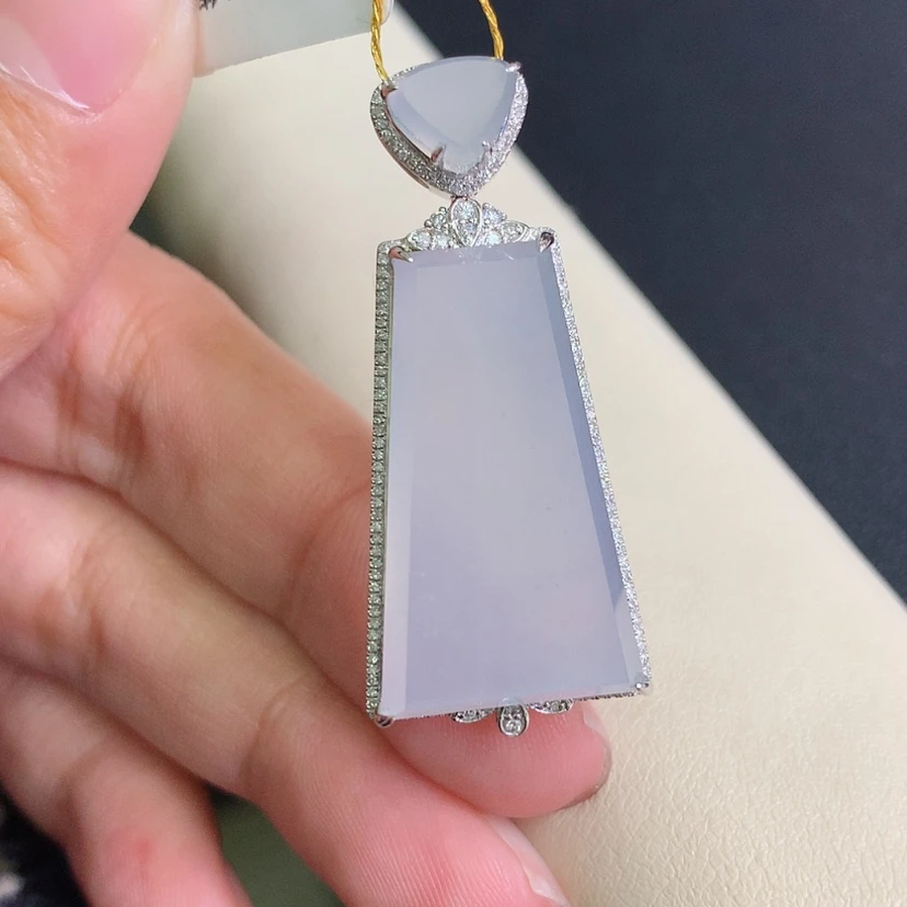 【闪购商品】翡翠颈饰18K金镶嵌无事牌