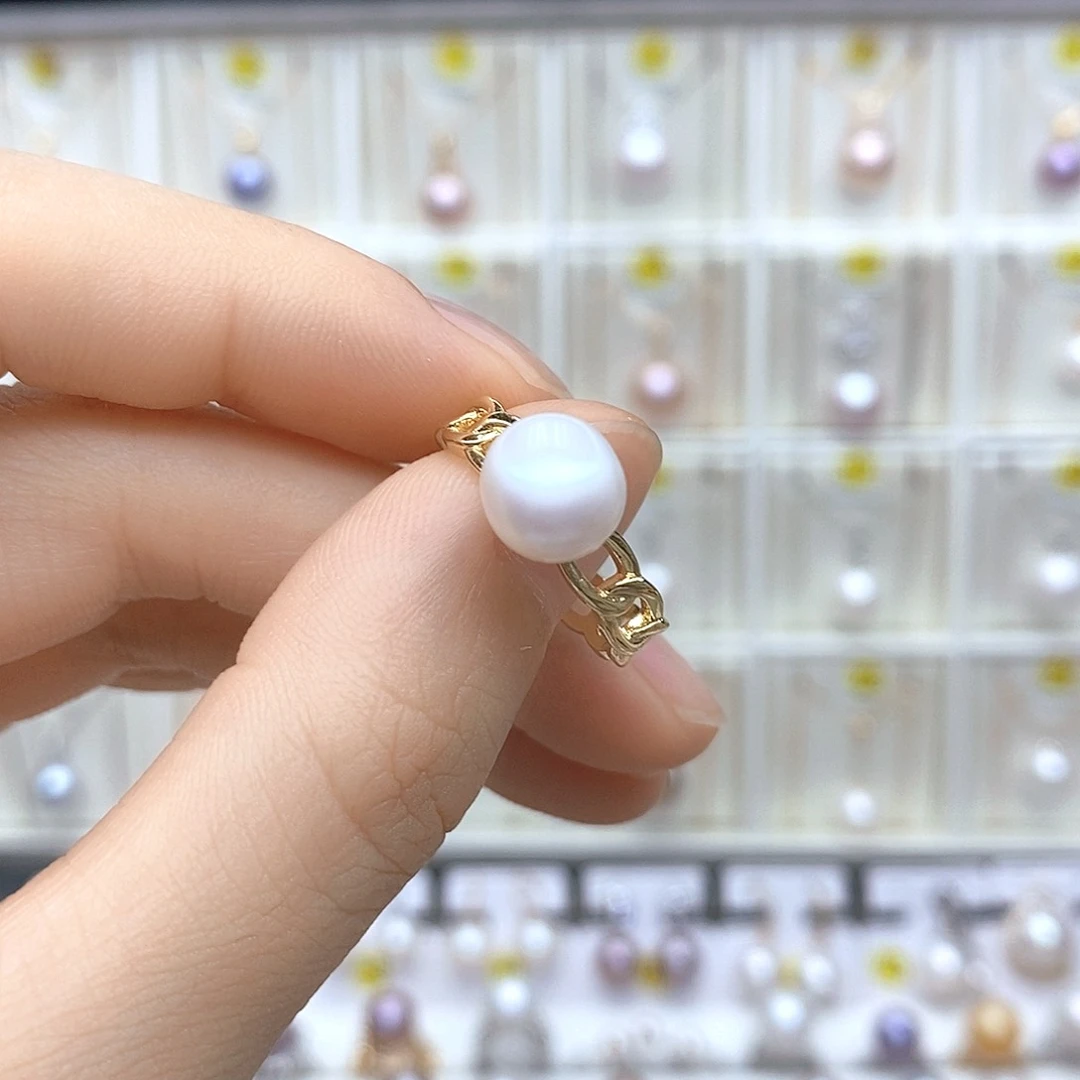 淡水珍珠合金颈饰