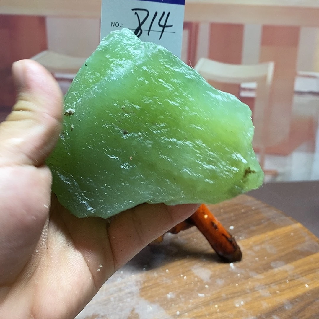 林***英蛇纹石玉未镶嵌原石