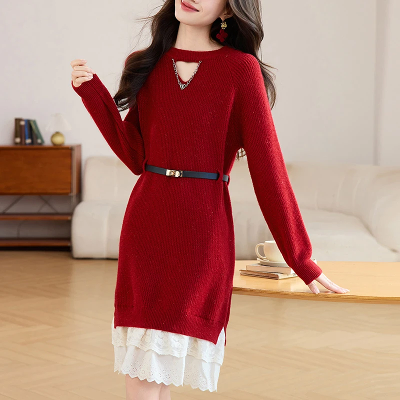 配大衣红色连衣裙女秋冬2025新款洋气妈妈针织毛衣裙蕾丝打底长裙