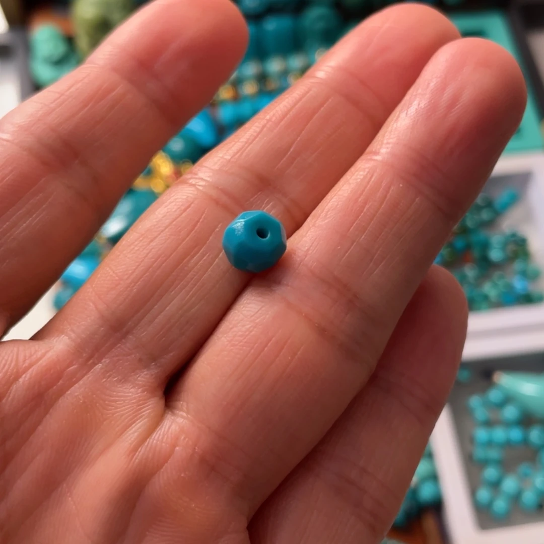 熊***者绿松石未镶嵌颈饰