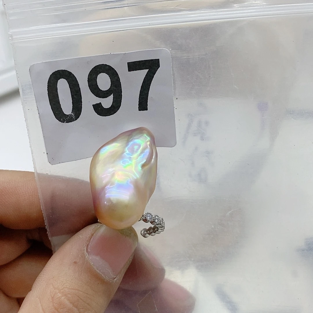 淡水珍珠颈饰合金