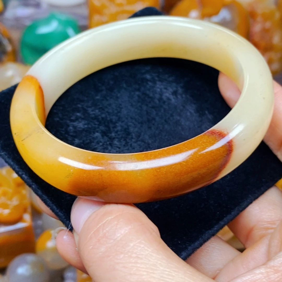 未镶嵌石英质玉（黄龙玉）吊坠(不含链)