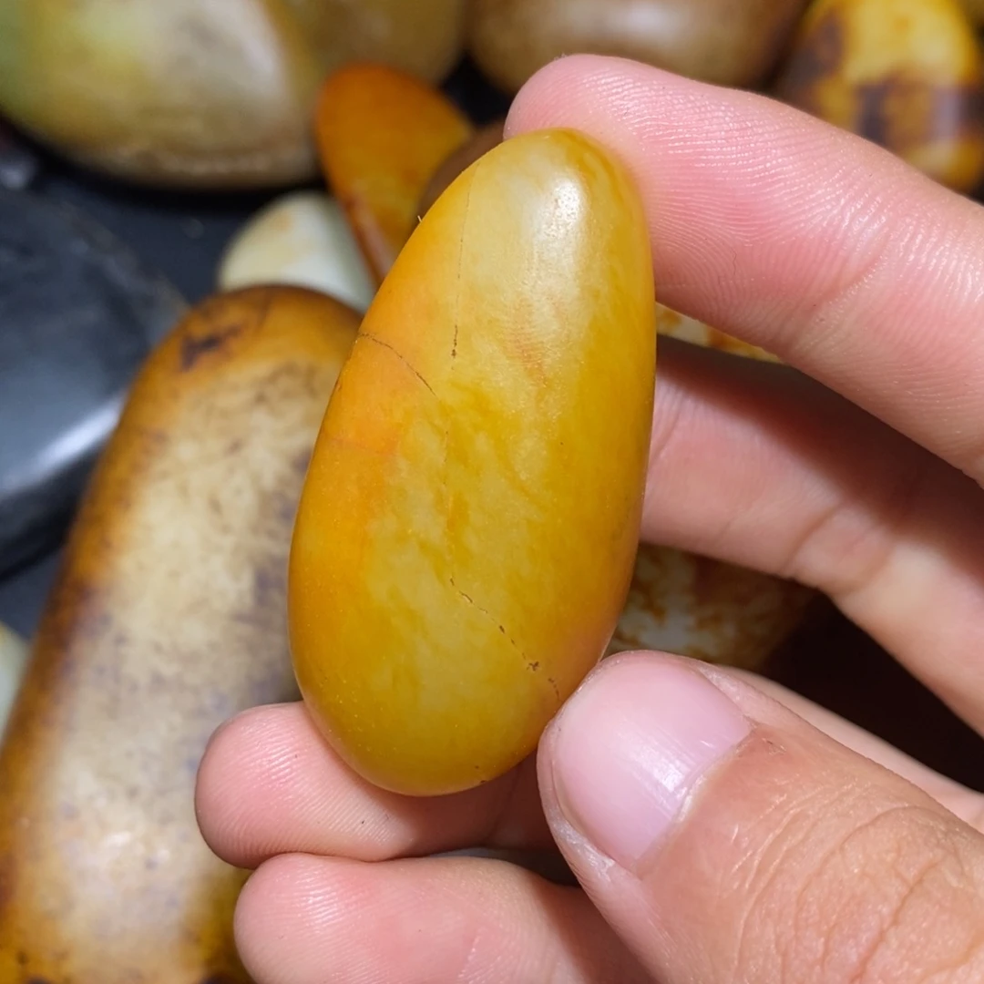 和田玉未镶嵌珠宝奇石