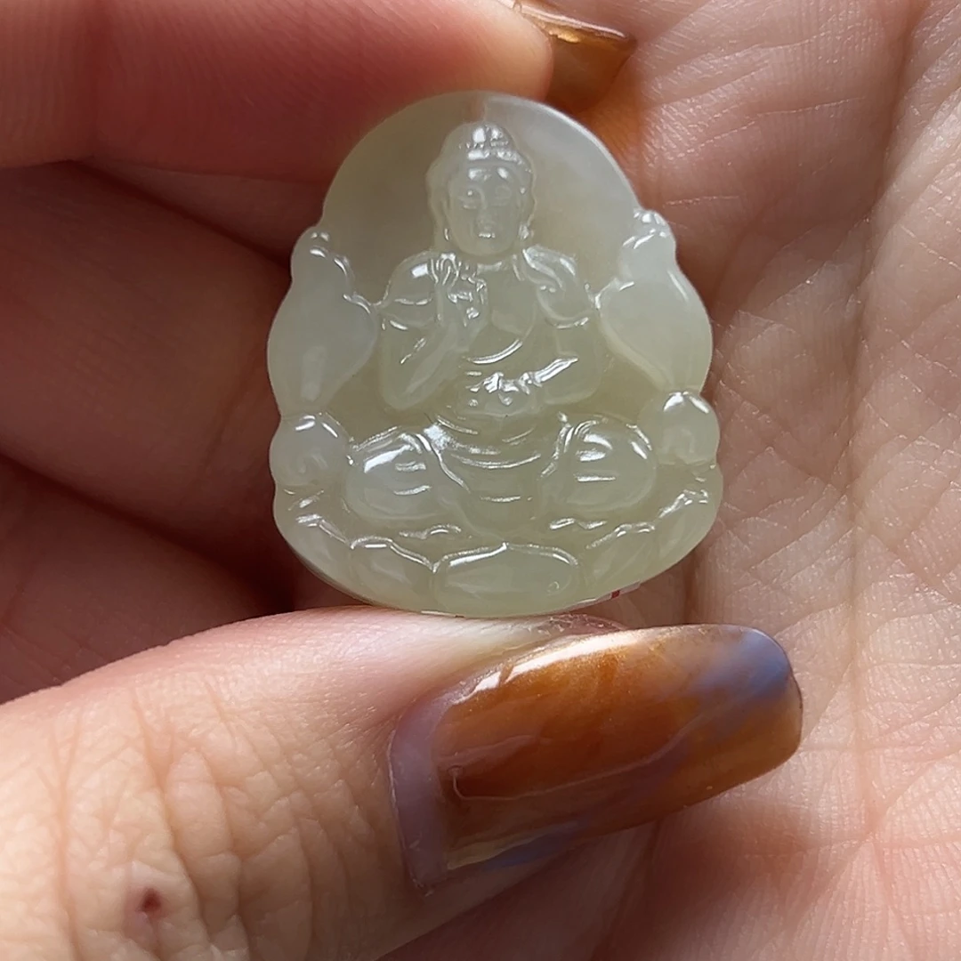 丽***艳和田玉未镶嵌颈饰