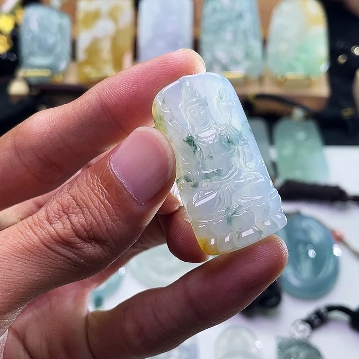 颈饰未镶嵌翡翠翡翠挂件虚空藏